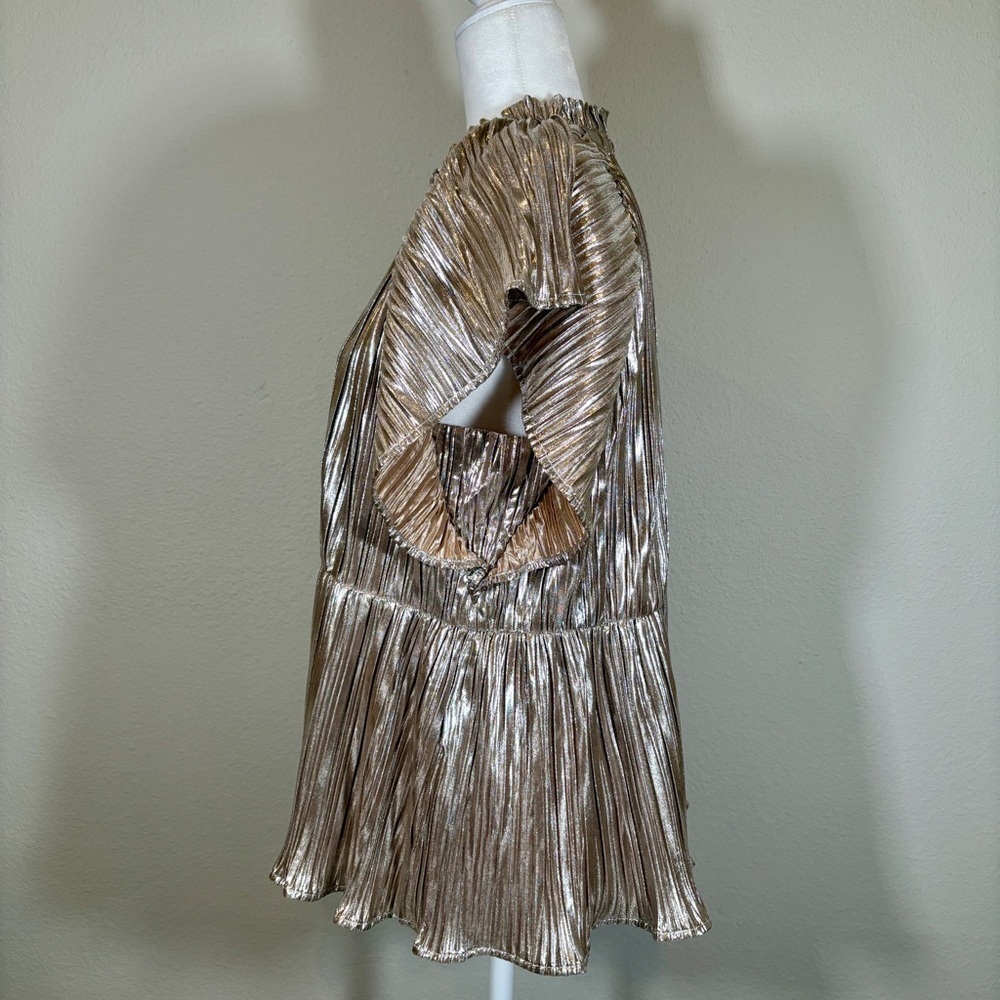 NWOT THML Metallic Gold Pleated Peplum Blouse Size Medium - Picture 2 of 8
